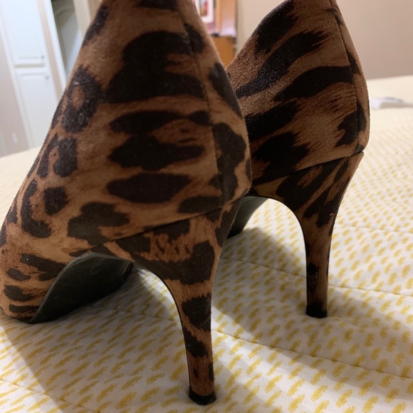 Size 9.5 leopard pump - Picture 4 of 5